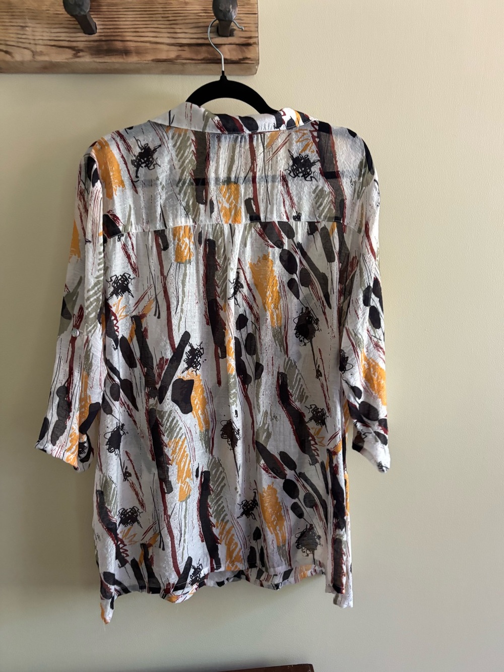 156.) NWT / Claire France / Abstract-Print Button-Front Blouse - Picture 2 of 10